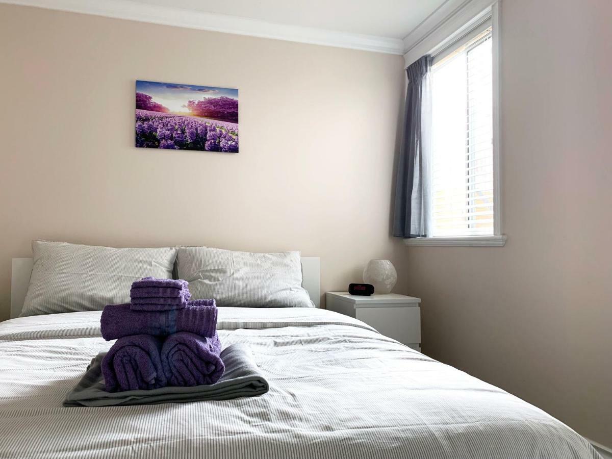 Perfect Location - Tidy & Comfy Suite 5 Mins To Skytrain & Restaurant & Banks, 2 Stops To Metrotown, 5 Stops To Downtown Vancouver Exterior foto